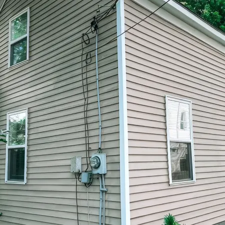 Updated house close to downtown and the airport.