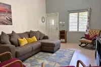 Coffee & Cream Cottage - Homely is What We Do! - Wifi