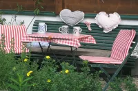 Large app.3-6p,2separate bedrooms,log cabin,cozy,quiet,sunny,close to the center