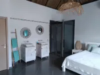 Charming villa Hotels in Pointe aux Piments