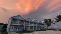 Newly renovated Oceanfront Townhouse with Stunning Views & Private Beach Access - Gym