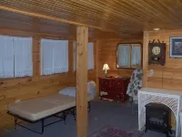 Cozy Cabin on Loon Lake Hoteles en Plymouth