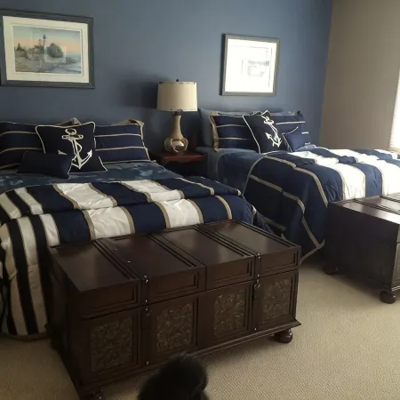 Premier Vacation Rental, Pet Friendly, Walk to Water, Restaurant, Shopping, WiFi