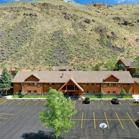 Yellowstone Village Inn and Suites