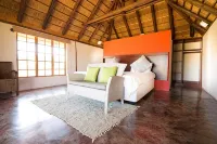 Kruger View Chalets - parking