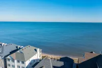 Charming Beachside Duplex: 2 Units  -3 Bedrooms-each. Ideal for large families - 4-Star