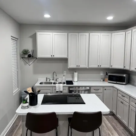 Cozy 2-bedroom apartment located next to St. Mary's Hospital!