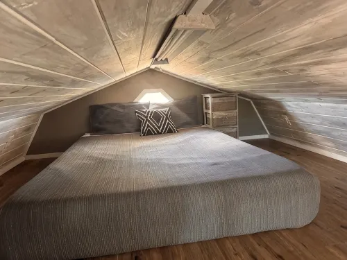 New Tiny home on cattle ranch 80 acres gorgeous view Close to forest McPhee Mesa - Chalets