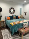 "Stay A While" Couples Retreat - One Block from Main Street! - 民泊
