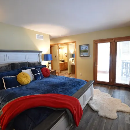 Golf Course and Mountain View - Minutes from the Resort