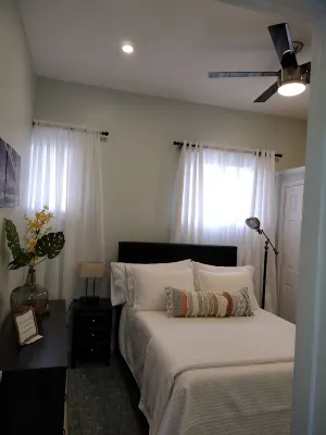 Private, Quiet 1 Bedroom in Amityville - Apartments