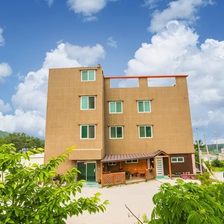 Ulsan Ganjeolgot Sun View Pension Отели рядом с достопримечательностью «Мыс Канчжольгот»