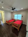 New Lake Paradise! 4 bdrm 3.5 ba house w/ lift, deck, grill, sauna, smart, media - Homestays