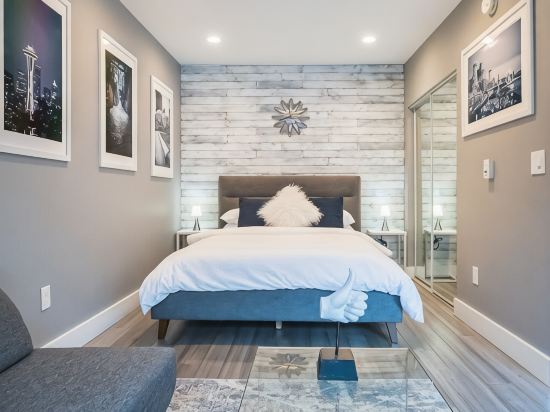 Modern studio in the heart of the city