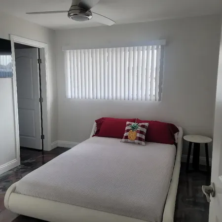Riverfront Retreat! Sleeps 5