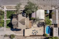 Pool, Gameroom, Minigolf, Near White Sands & Holloman Airforce Base - balcony