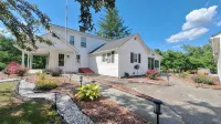 Villa Mariana Blackberry River. Luxury, pool, comfort, peaceful nature, updated - 4-Star
