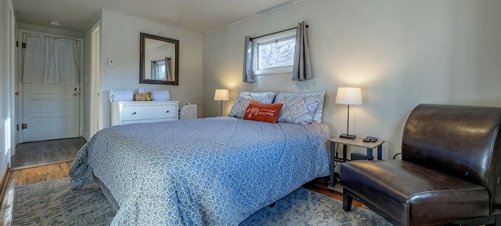 Happy Bison Bungalow - located in Downtown Cody! Hotels in Park County