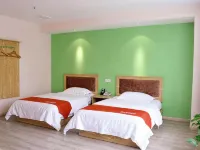 Shell Hotel (Luotian County JuRan Home Tashan Park) - ที่มีที่จอดรถ