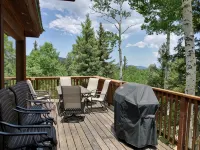 Mountain Cabin with Multi-level Decks, Views, Hot Tub, Family Memories Made Here - Pools