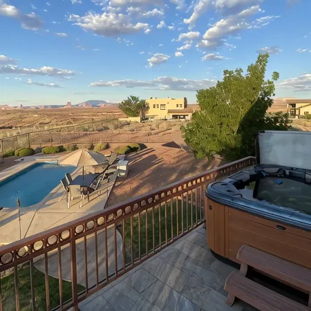 Heated Pool.Panoramic Views•4 Bed 2.5 Ba•Central Location