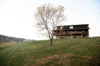 NEW CABIN! Hot Tub, Gazebo, Wraparound Deck, Sleeps 14. Drive to Hocking! - 4-Star