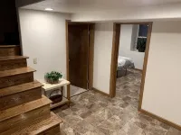 靜謐之家，距溫泉幾分鐘，四卧三衛，主卧套房&按摩浴缸，度假屋 - 3星級