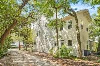 Sleeps 15 Heated Pool Walk to Seaside Roof Top 1 block to Beach + Chairs & Bikes - 4-Star