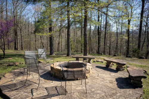 Hot Tub, Patio, and Fire Pit - Cooper's Ozark Cabin - Alphydda