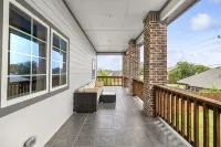 Lakeview Oasis Home with Spa near Lake Lewisville - Boutique