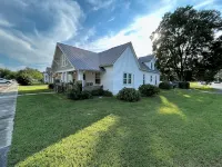 Spring is in the Air! Plan Your Visit Today in the Beautiful Sequatchie Valley! - Homestays