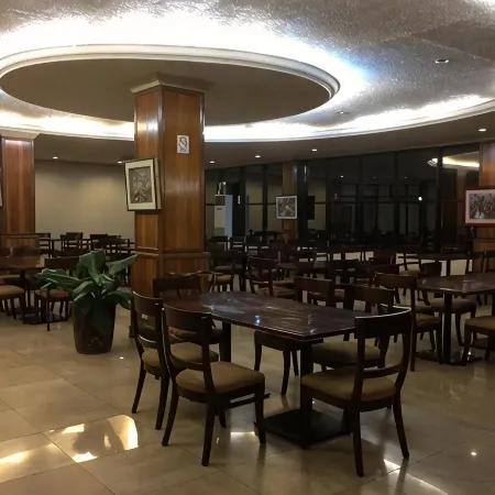 Dottie's Place Hotel & Restaurant