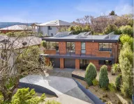 Lipscombe Mt Wellington view luxury house - Beach