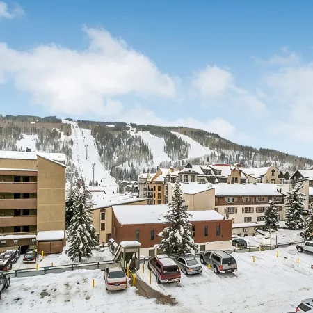 2 Bed / 2 Bath With Amazing Views Steps From Gondola