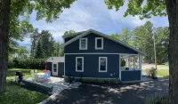 Walloon Lake Cottage; Minutes Walk to Water & The Village - Wifi