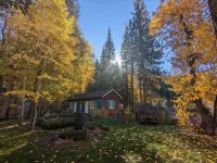 Riverfront Cottage 5 Minutes from Palisades Tahoe 10 minutes to Lake Tahoe - 3 étoiles