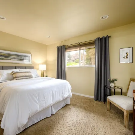 Fantastic Bellingham Bay View Condo just steps to Fairhaven Village & Boardwalk!