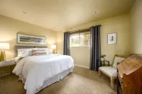 Fantastic Bellingham Bay View Condo just steps to Fairhaven Village & Boardwalk! - 4-Star