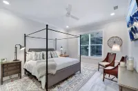 Peaceful vacation retreat on SSI within walking distance of beach & Pier Village - 부티크