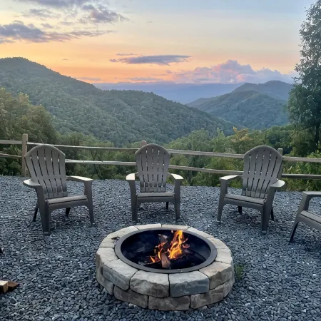 Secluded Luxury Cabin - Mountain Views, Fire Pit, Great Location! Sleeps 8.