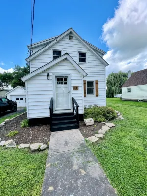 Charming 2 BR home  - newly renovated - Wifi