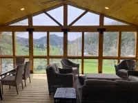 Lost River Swiss Cottage/10 acres/Private Dog Park/Streams - 4 tähden