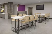 邁爾斯堡機場希爾頓惠庭套房飯店 - 寵物友善