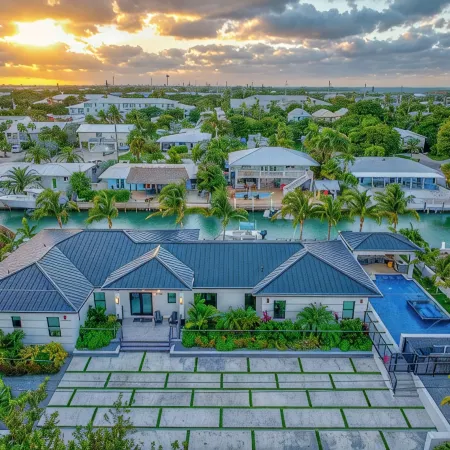Paradise Oceanside Estate- 6 Bedrooms & 9 BR + Office + Theater Room – SLEEPS 14