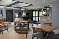 AmericInn by Wyndham Holland MI - 2 estrellas