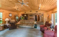 Perfect Summer rental in prime location on Washburn Lake - Chalets