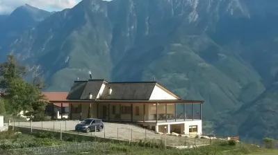 Agriturismo da Ysy Hotels in Ardenno