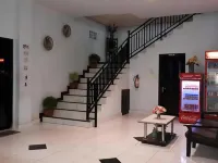 RedDoorz at Hotel Rumberpon Sorong Hotels in Klasabi