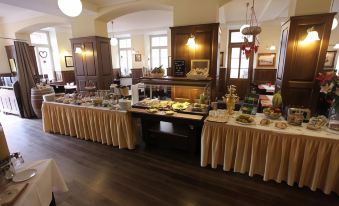 Hotel Goldener Falke