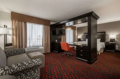 Hampton Inn & Suites by Hilton Lethbridge Hotels in der Nähe von Helen Schuler Nature Centre
